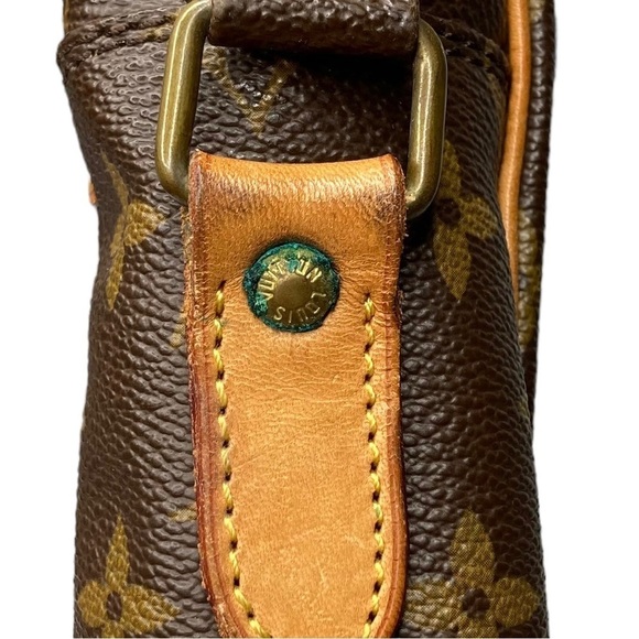 Authentic Louis Vuitton Monogram Danube MM Large Crossbody Bag & Dust Bag - Picture 15 of 15